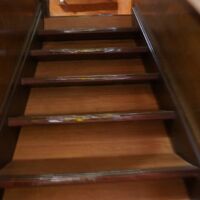 階段が急で、スーツケースを上げるのに苦労した。・・・オーナー