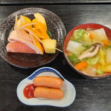 朝食