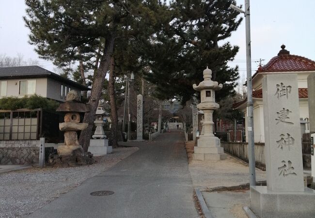 御建神社