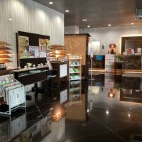 フロントカウンター付近