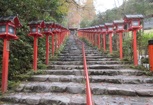 美しい参道の石段