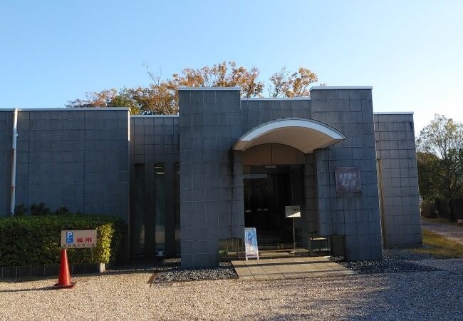 夏見廃寺展示館