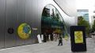 とても綺麗になっている美術館でゴッホを観ました。