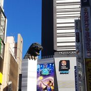 歌舞伎町のシンボル、ゴジラ