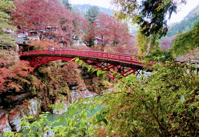 三峯神社の表参道の入口になります