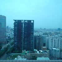 窓を開けるとこんな風景