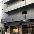 博多駅から徒歩数分にあるロケーションがよくリーズナブルなホテルです。