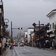 昔ながらの蔵や洋館が建ち並んでいます