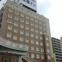 東口を出ると目の前でした。