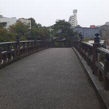 中の橋