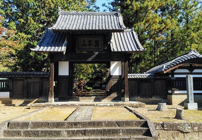 紅葉の時期の甲府は綺麗でした、大泉寺