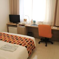 客室は清潔で明るい感じ