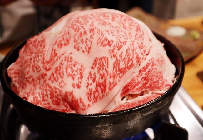 良質の脂を程よく含んだ近江牛の柔らかいお肉は、絶品すぎて、ほっぺが落ちる…