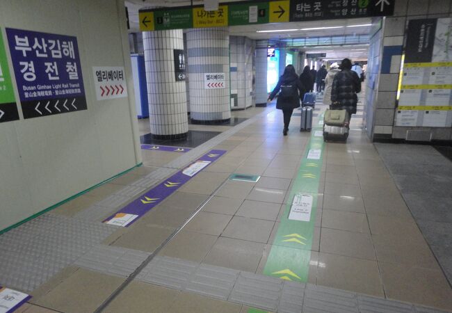 金海軽電鉄と釜山地下鉄の接続駅