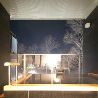 夜の露天風呂から星空も楽しめます。