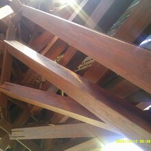 複雑な骨組みの技術の高さにも目を見張りますね。