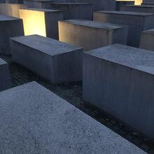 虐殺されたヨーロッパのユダヤ人のための記念碑 (ホロコースト記念碑)