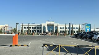 かなりシツコイ客引きがいました