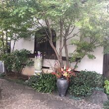 《津梁院》「正門」からの風景