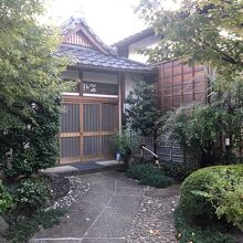 《津梁院》「正門」からの風景