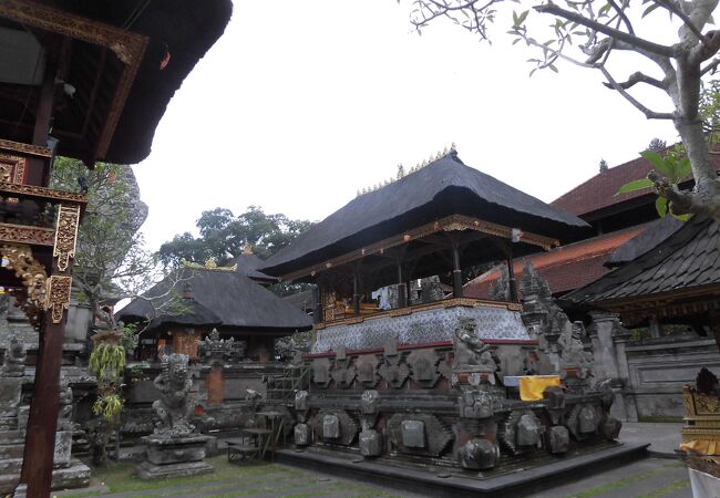 比較的新しい寺院