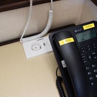 テスクの上にコンセント1ヶ所とUSB