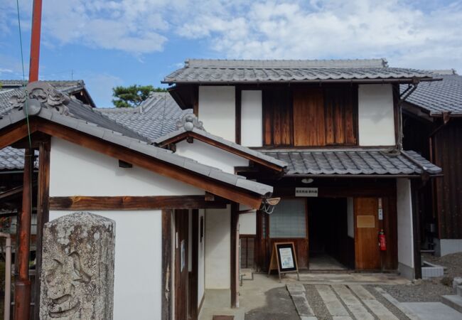 近江八幡市立資料館から入場します