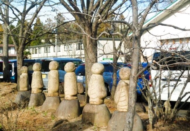 秋保 里センター;駐車場の外側に[六地蔵]が！