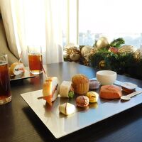 ラウンジでアフタヌーンティー