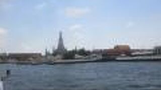 チャオプラヤー川の対岸