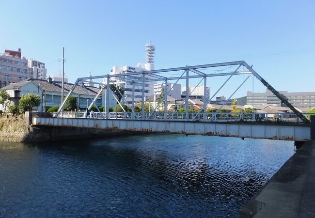 鉄製道路橋として現存する中では日本一の古さ。