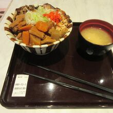 「ロース溶岩焼＆もつ煮丼」