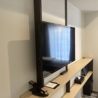 テレビ、デスク