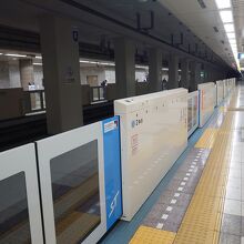 対面式ホームの北１３条東駅