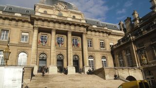 サント・シャベルに隣接