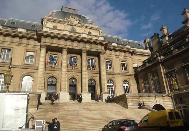 サント・シャベルに隣接