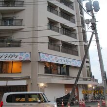 入谷駅１番出口からホテルに向かう道中。
