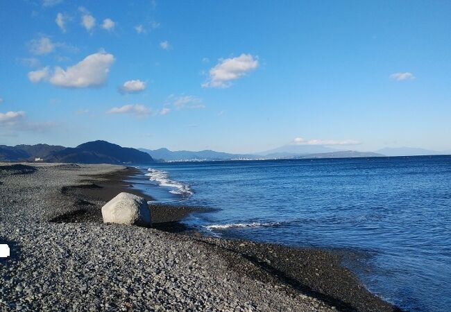 富士山と駿河湾の眺望に優れた海岸線