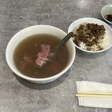 牛肉湯(大)、牛肉燥飯