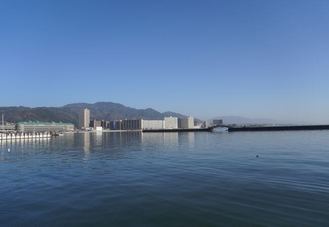 琵琶湖は100万年ほどの歴史を持つ古代湖