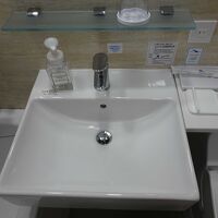 洗面はシンプルできれい