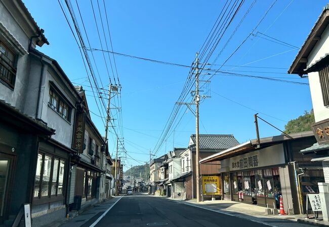 重要伝統的建造物群保存地区に指定された趣きある通り