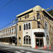 明治27年（1894年）創業、本店は大正期に建築、工房は明治27年に設計の近代化産業遺産