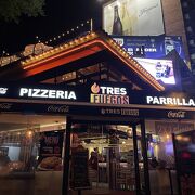 モンテビデオのポシートスエリアにあるレストラン。名物のチビートがおすすめ