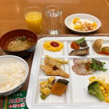 朝食は種類が豊富で美味しい