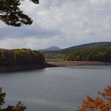 岩洞湖