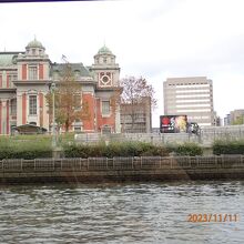 土佐堀川と大阪市中央公会堂