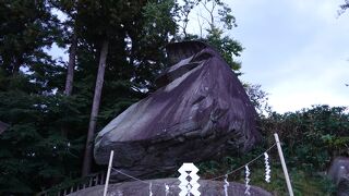 烏帽子岩 (桜山神社)