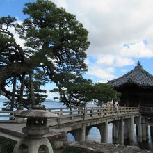 浮御堂(海門山満月寺)