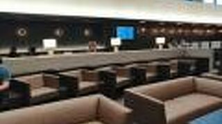 落ち着いた広い空間